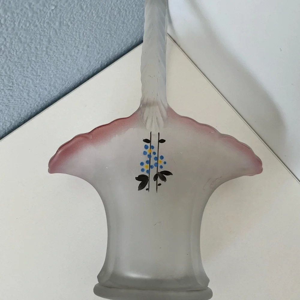 Vintage Westmoreland Frosted Pink and Gray Vase - Picture 5 of 7